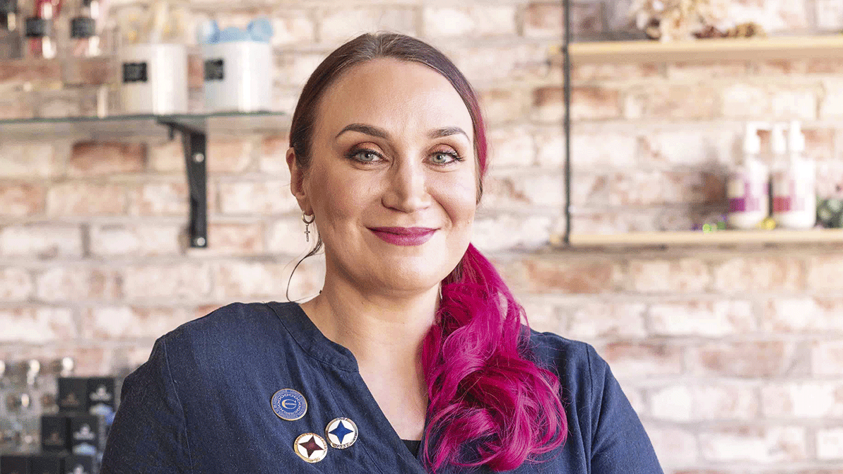 Maria tekee työtään rukoillen